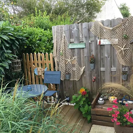 Petit De L'ermitage 아파트 *